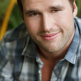 Cameron Brinkman — Jazz Club Patron (uncredited)