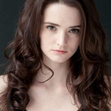 Кристи Берк — Renesmee (Young Woman)