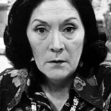 Queenie Watts — Pub singer