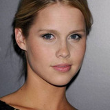 Claire Harman — Skechers Shopgirl