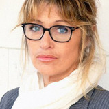 Valérie Gil — Patronne Café