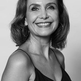 Adriana Quadros — Lourdes (Mãe de Terezinha)