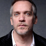 Jean-Marc Vallée — Jeune prêtre