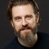 Шон Миэн — Guard (uncredited)