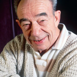 Кеннет Атт — Dr. Akin