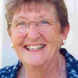 Джо Сёргисон — Hobbit (uncredited)