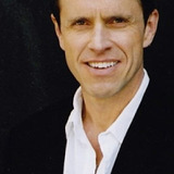 Джеймс Даунинг — Army Base Doctor