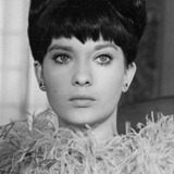 Nicola Pagett — Elizabeth Fanschawe