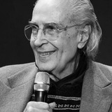 George Loros — Det. Glover (uncredited)