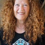 Evelyne Didi — Annie, Jeanne's mother