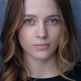 Lily Dodsworth-Evans — 17-Year-Old Zoë