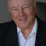 Том Финнеган — Bank Guard