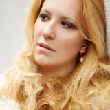 Alexandra Hummingson — Journalist (uncredited)