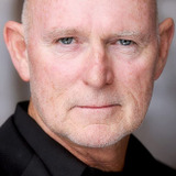 Chuck Kelley — Dallas County Sherriff (uncredited)