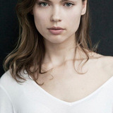 Irene Bagach — Frozen Beautiful Girl