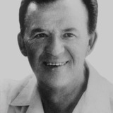 Wendell Niles — Radio Announcer (uncredited)