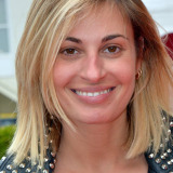 Sveva Alviti — ragazza mora
