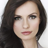 Kinga Piersiak — Bridesmaid (uncredited)