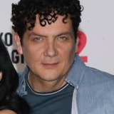 Víctor Huggo Martin — Carlos