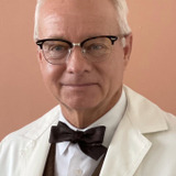 Алекс Хайд-Вайт — ABC Newscaster William Russell