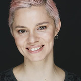 Elžbieta Latėnaitė — Skundikė paplūdimyje