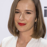 Claire van der Boom — Sofia