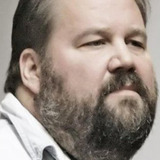 Lance Norris — Bartender (uncredited)