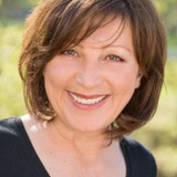 Bettina Redlich — Regina (Jos Mutter)