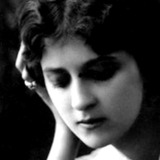 Yvette Andréyor — Mrs. Campbell, femme du poète