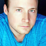 Joe Vida — Detective Jones (uncredited)