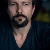 Крэйг Холл — Dominic