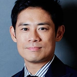 伊藤淳史 — Male Bank Clerk #6 (uncredited)