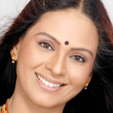 Aishwarya Narkar — Madhukar's mother