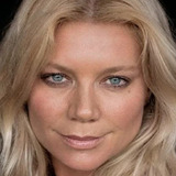 Peta Wilson — Mina Harker