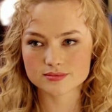 Kyra Sophia Kahre — Katharina Strasser