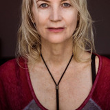 Shelly O'Neill — Walla (voice)
