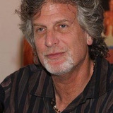 Paul Thomas — Ivory Vanlines Driver (uncredited)