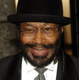 Anthony Chisholm — Mr. Gomez