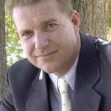 Steven Alford — K-9 Officer Beller (uncredited)