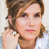 Diane Langlois — Evelyne, Daniel's mother