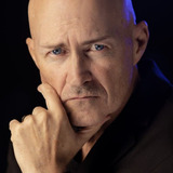 Sam Arnold — Lieutenant Landis (uncredited)