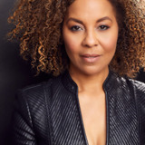 Shawn M. Richardz — Middle Class Woman (uncredited)