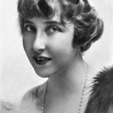 Josephine Whittell — Shrine Auditorium Reporter (uncredited)