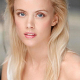 Amanda Renberg — Sofie