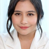 Prilly Latuconsina — Risa