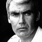 Frank Braña — Frank's Gunman (uncredited)