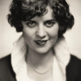 Dorothy Gulliver — Helen Pulver