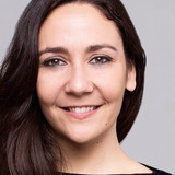 Carolina África — Mujer de vestuario