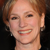 Пенни Дауни — Mrs. Pienaar