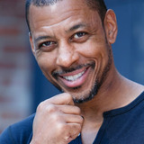 Джо Холт — Hotel Waiter